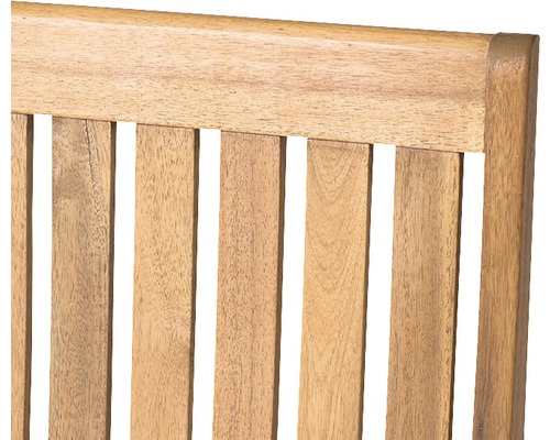 Detailansicht einer Holzgartenbank mit Lattenstruktur
