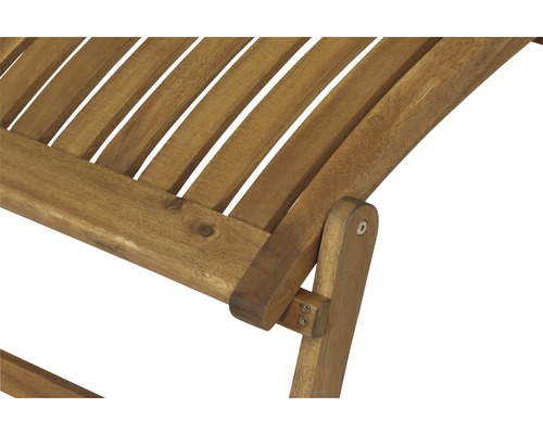 Detailansicht einer Gartenliege aus Holz