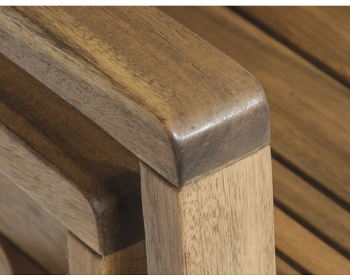 Detailansicht einer Armlehne aus Holz