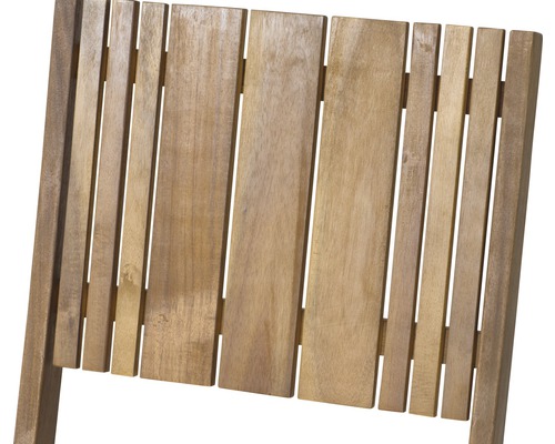 Detailansicht einer Holzgartenstuhl-Rückenlehne