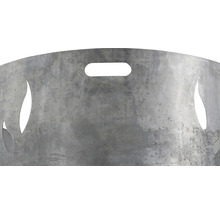 Feuerschale aus Metall mit Ausschnitten