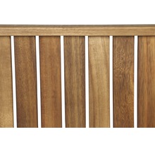 Detailansicht einer Gartenbank aus Holz