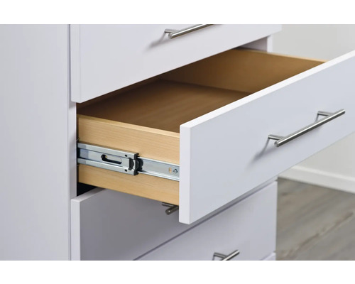 Kommode mit Schubladen und Metallgriffen