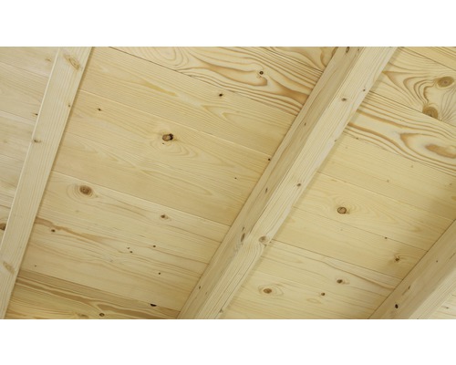 Holzdecke mit Holzpaneelen und Holzbalken