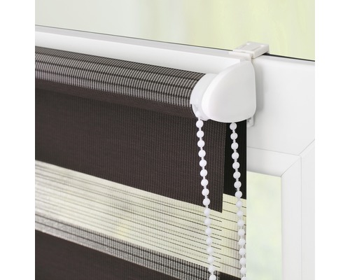 Doppelrollo mit Kettenzug am Fenster