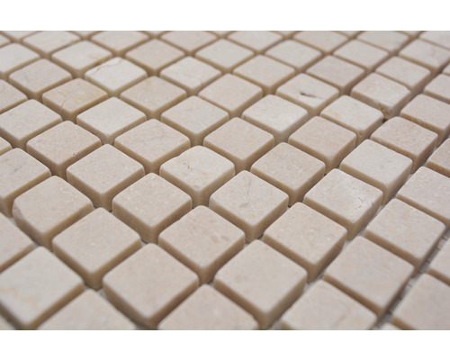 Mosaikfliesen aus Naturstein in quadratischer Form