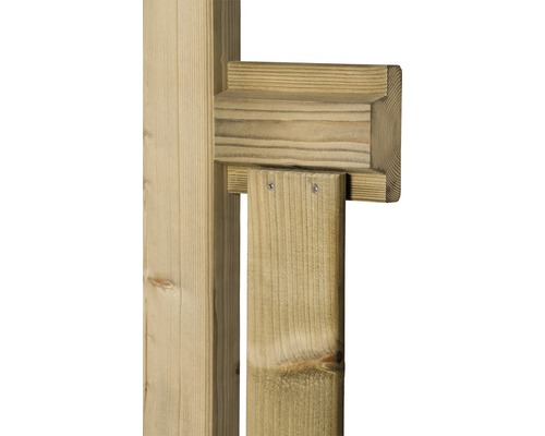 Detailansicht einer Holzkonstruktion mit Pfosten und Träger