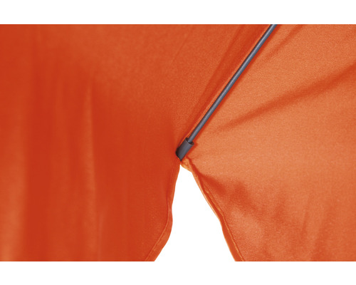 Detailansicht eines Sonnenschirms mit Gestell