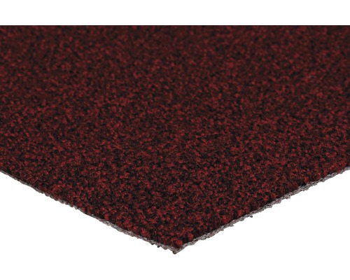 Rot gemusterter Teppichboden