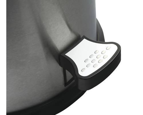 Detailansicht des Fußpedals eines Treteimers