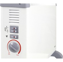 Detailansicht eines Heizlüfters mit Leistungsstufen und Thermostat