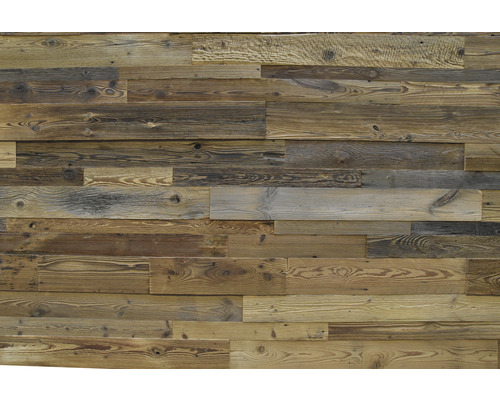 Wandverkleidung aus Holzpaneelen