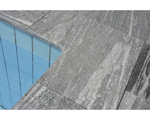 Detailaufnahme von grauen Steinplatten