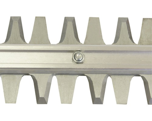 Detailaufnahme eines Heckenscherenmessers.