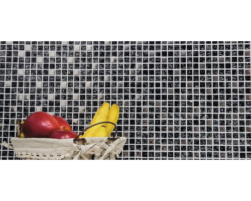 Mosaikfliesenwand mit Obstkorb