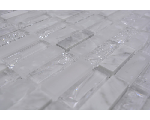 Mosaikfliesen aus Glas und Marmor im Querformat