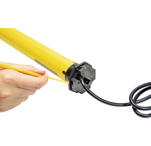 Rollladenmotor mit Hand und Einstellwerkzeug