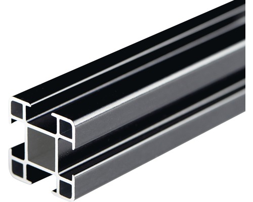 Aluminiumprofil mit quadratischem Querschnitt