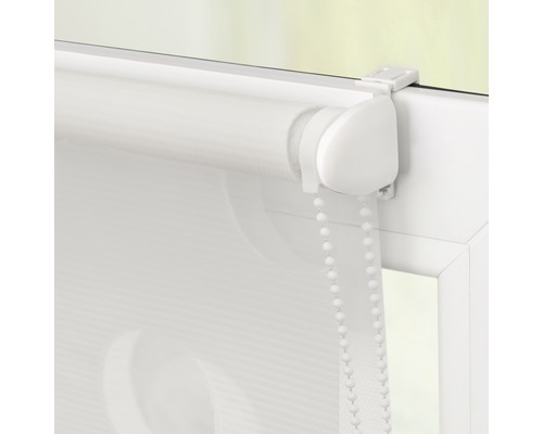 Fensterrollo mit Kettenzug zur Lichtregulierung