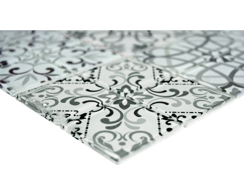 Mosaikfliese mit Ornamentmuster