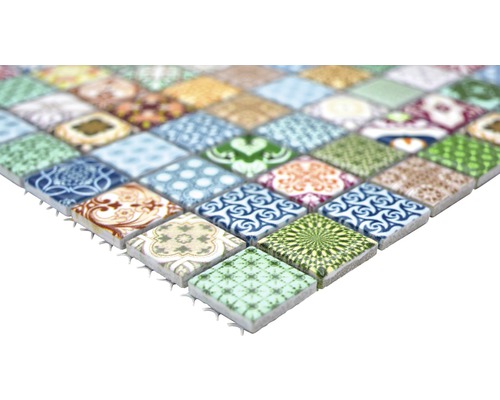 Mosaikfliesen mit unterschiedlichen Mustern