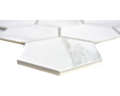 Sechseckige Fliese mit Marmorstruktur