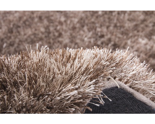 Detailansicht eines Shaggy Teppichs mit langen Fasern