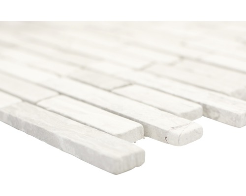 Rechteckiges Mosaik aus Naturstein