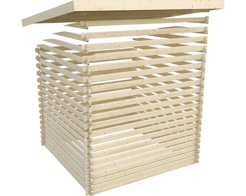 Holzgartenhaus im Bau mit Dach