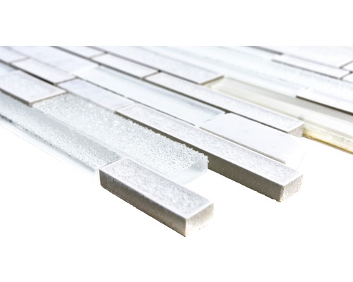 Mosaikfliese aus Glas und Naturstein