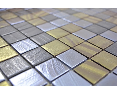 Quadratische Mosaikfliesen aus Metall
