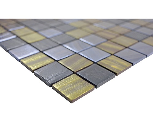 Mosaikfliesen in Silber und Gold