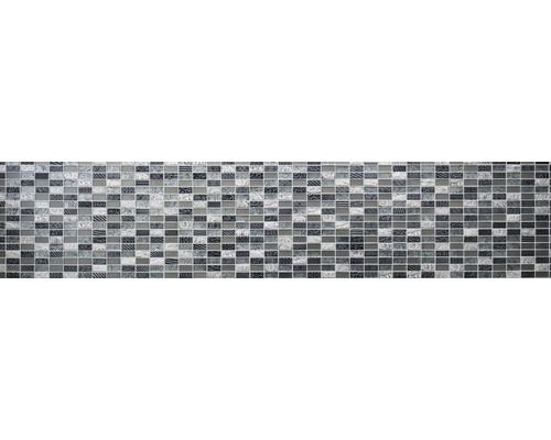 Mosaikfliesen mit verschiedenen Mustern und Texturen