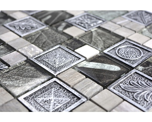 Mosaikfliese mit Glas- und Steinelementen