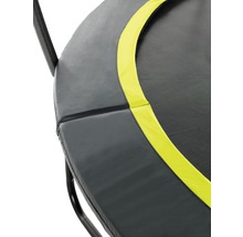 Detailansicht eines Trampolins mit Randabdeckung