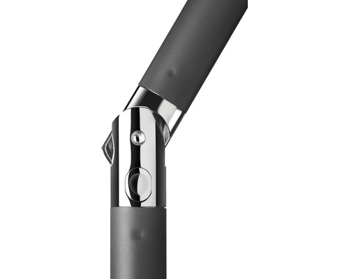 Detailaufnahme des verstellbaren Gelenks eines Sonnenschirms