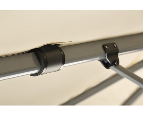 Detailansicht von Zeltstangen und Verbindungsstücken