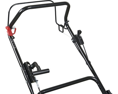 Griff und Bedienelemente eines Rasenmähers