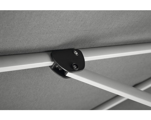 Detailaufnahme der Verbindungselemente eines Sonnenschirms