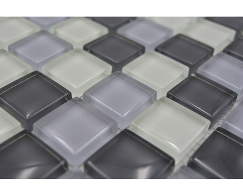 Mosaikfliesen aus Glas in quadratischer Form