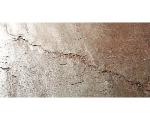 Nahaufnahme einer Schieferplatte mit unebener Oberfläche