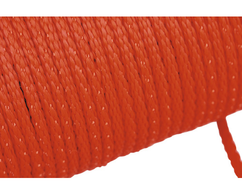Nahaufnahme eines orangefarbenen Seils