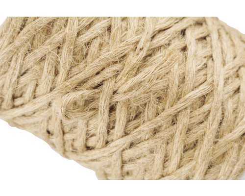Nahaufnahme eines Ballens Bindegarn aus Naturfasern