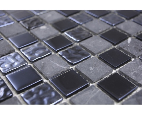 Mosaikfliesen aus Glas und Naturstein