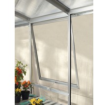 Geöffnetes Fenster in einem Gewächshaus