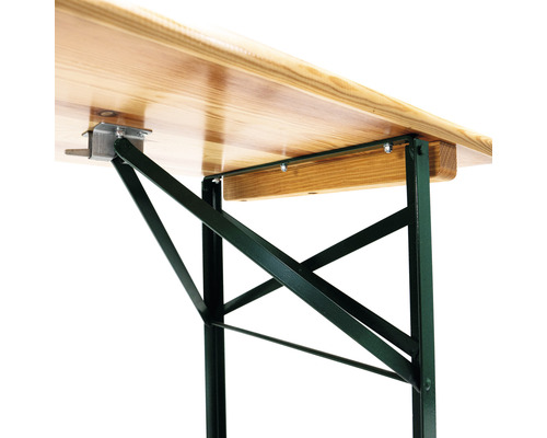 Detailansicht eines Biertisches mit Stahlgestell und Holzplatte