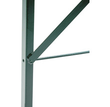 Detailansicht eines Tisches mit Metallbeinen