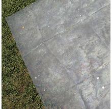 Transparente Bauplane auf Rasen