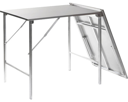 Silberner Klapptisch für den Innenbereich.
