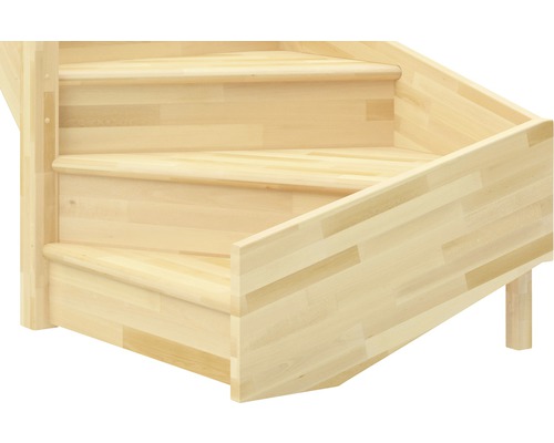 Holztreppe mit drei Stufen